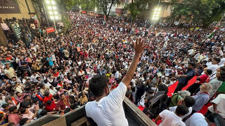Crowd at Shivaji Park protest with Shabana Azmi and Naseeruddin Shah
