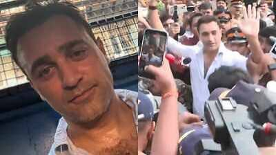 Imran Khan outside Bombay High Court