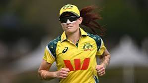 Megan Schutt bowling in Australia kit
