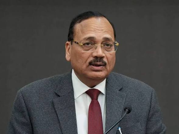Gavel and binary code represent AI in judiciary