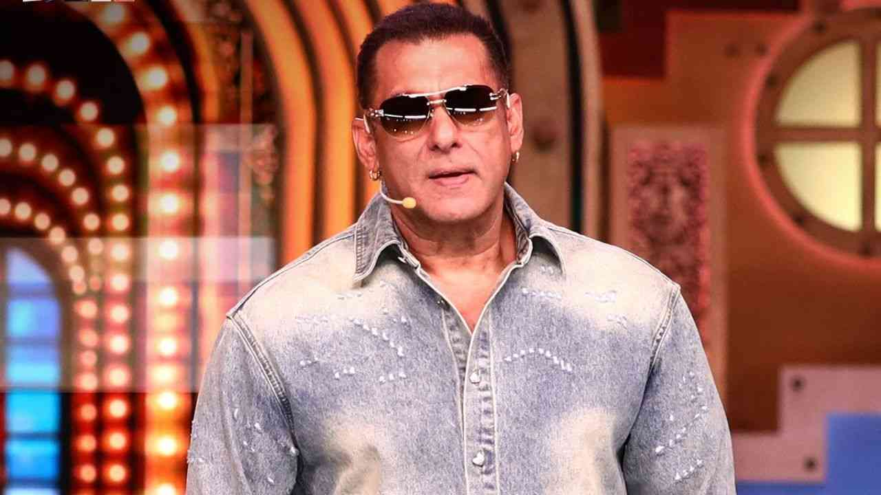Salman Khan on stage hosting Bigg Boss 20 Weekend Ka Vaar