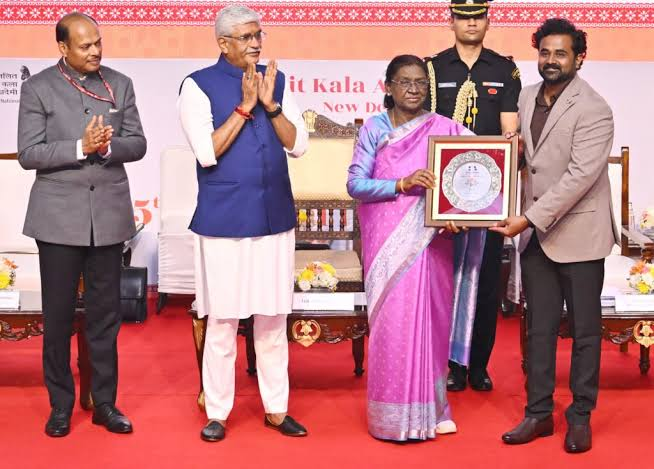 Artists and dignitaries at the Lalit Kala Akademi award ceremony, New Delhi, October 21, 2026