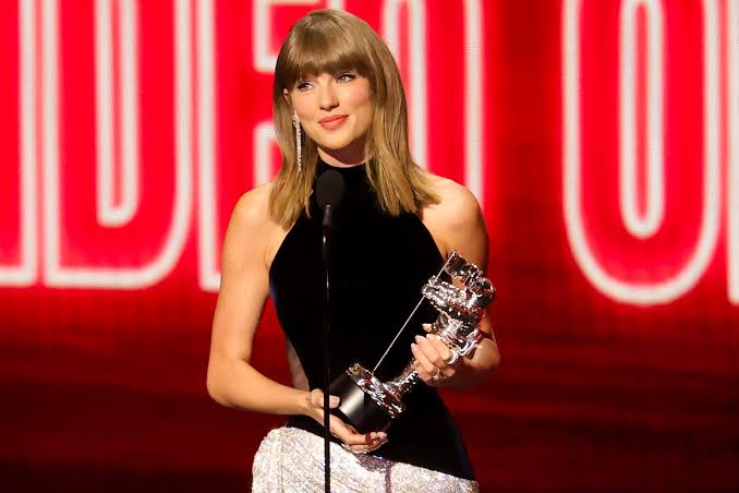 Taylor Swift arriving at the 2026 MTV Video Music Awards in Los Angeles