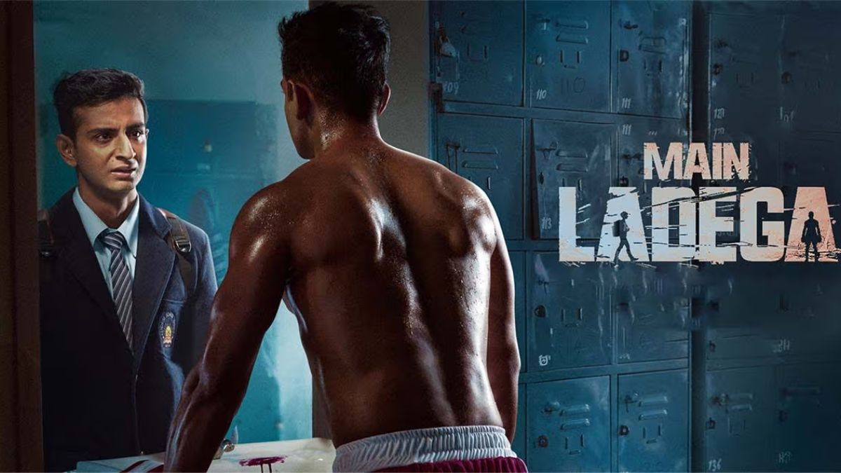 Still from Main Ladega showing Akash Pratap Singh training in a boxing ring